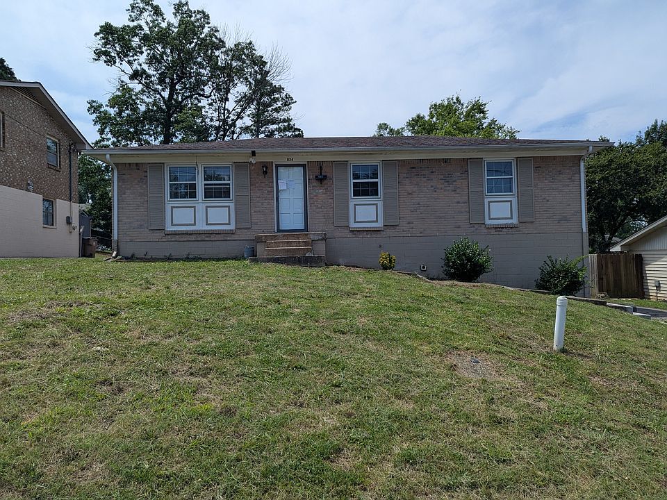 1st image of 824 Oakwood Terrace Dr