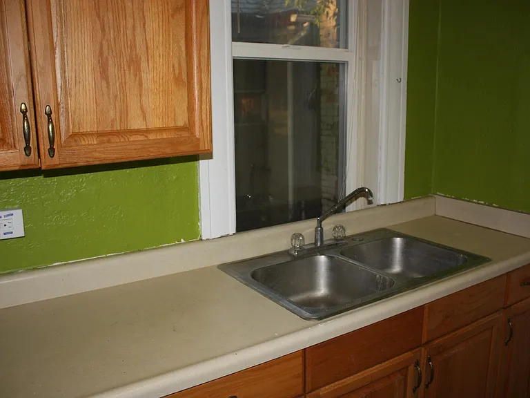 938 S 800 E — Photo 9