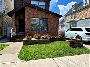 28 W 43rd St, Bayonne, NJ 07002