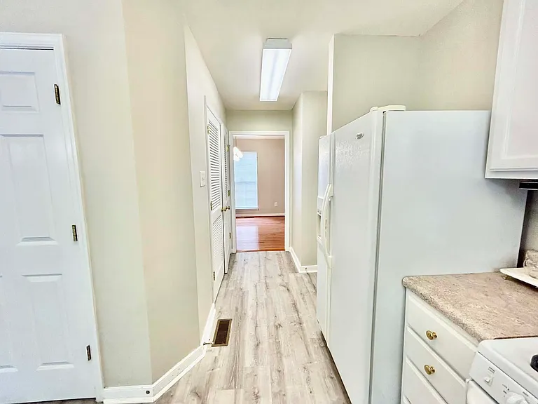 2512 Grand Glen Rd — Photo 16