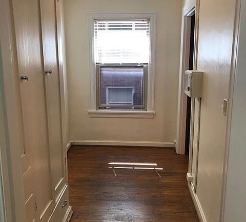 5th image of 627 4th Ave W #W