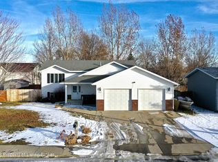 1372 1st Ave E, Dickinson, ND 58601