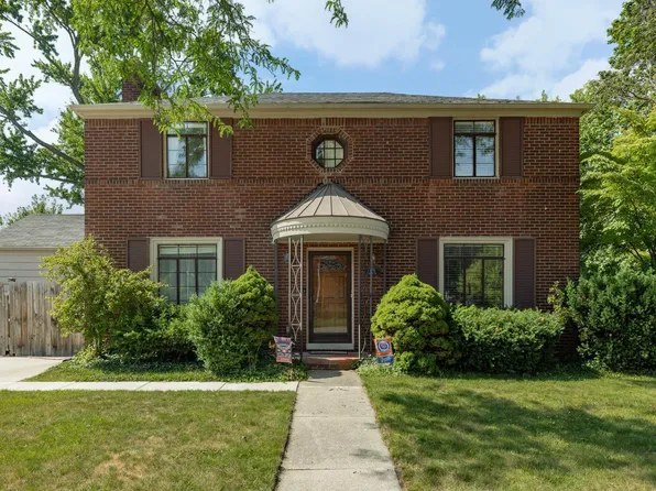 675 Fisher Rd, Grosse Pointe, MI 48230