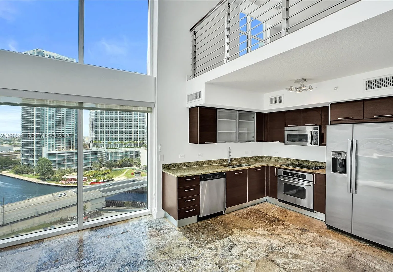 Brickell On The River S T — Photo 4