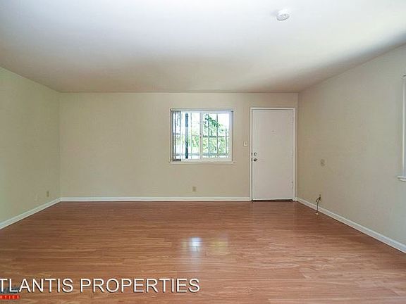4th image of 457 S 10th St APT 05