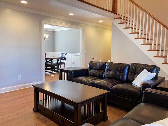 5th image of 109 Turnbrook Ct