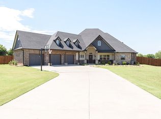 1581 E Dawson Dr, Fort Gibson, OK 74434