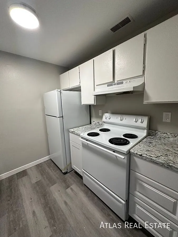 New Special! Fireplace, Large Living Room, Available Now — Photo 3