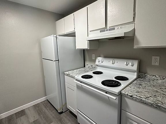 3rd image of 1825 Zebulon Dr APT C