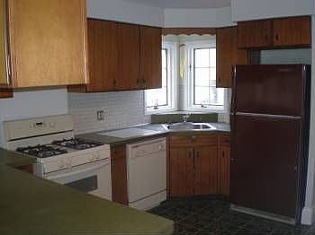 4th image of 15402 Clifton Blvd