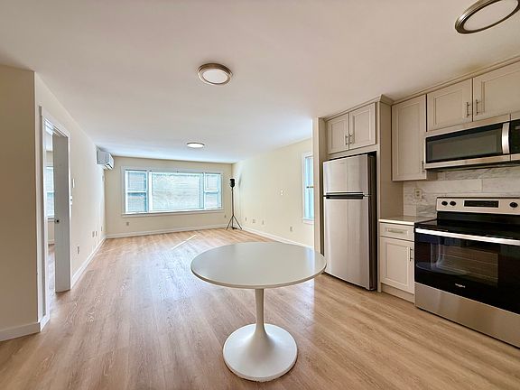 4th image of 174 E Lake Blvd #R2