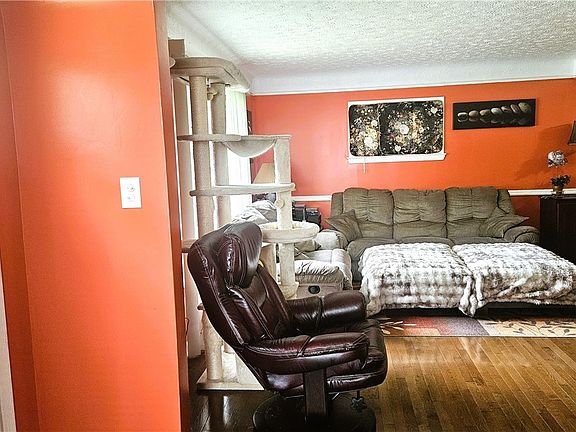 4th image of 3775 Covington Rd