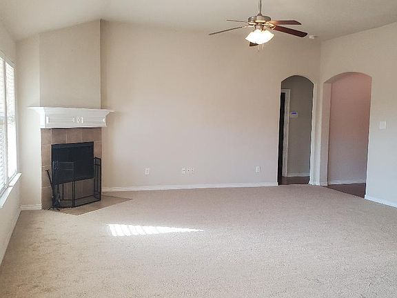 3rd image of 1707 Griffin Ln