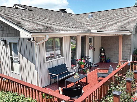 3rd image of 304 Smokey View Drive