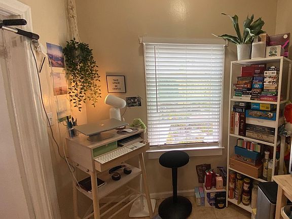 Eating area in kitchen