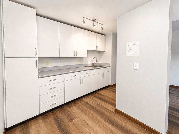 5th image of 1001 Gilbert Rd #28