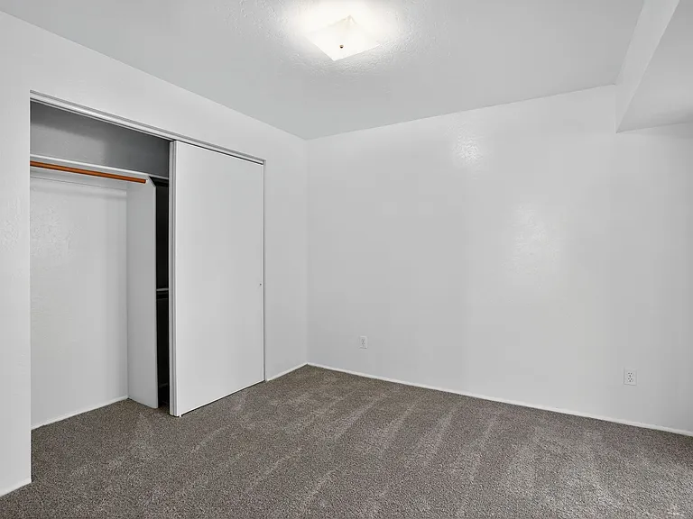 1048 N Old Chisholm Trl #B — Photo 11