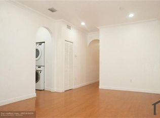 7070 NW 177th St APT 206, Hialeah, FL 33015