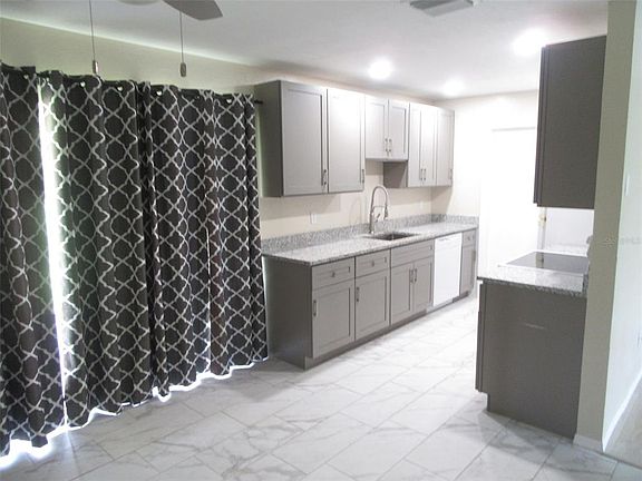 5th image of 23029 Alabaster Ave