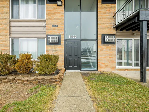 1490 Nancywood Dr, Waterford, MI 48327