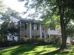 490 Smoke Rise Ln, Virginia Beach, VA 23452