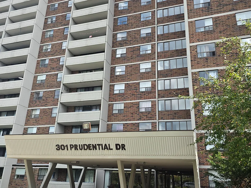 301 Prudential Dr #1708