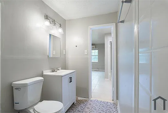 2 bed, $650 — Photo 3