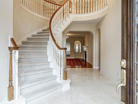 5th image of 7710 Cadenza Ct