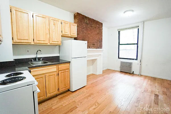 Rented by City Connections Realty | media 29