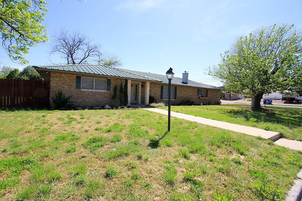 903 1st St, Ozona, TX 76943 Zillow