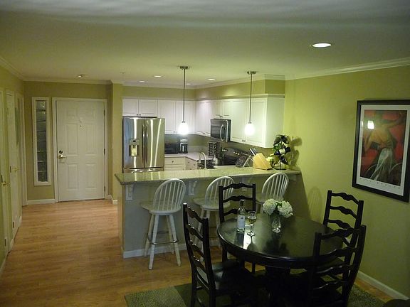 4th image of 1417 Queen Anne Ave N APT 209