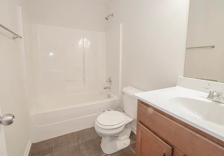 1718B Thistlewood Dr — Photo 4