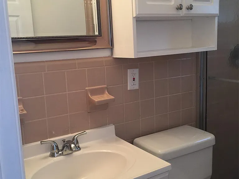 1307 SW 18th Ct — Photo 5
