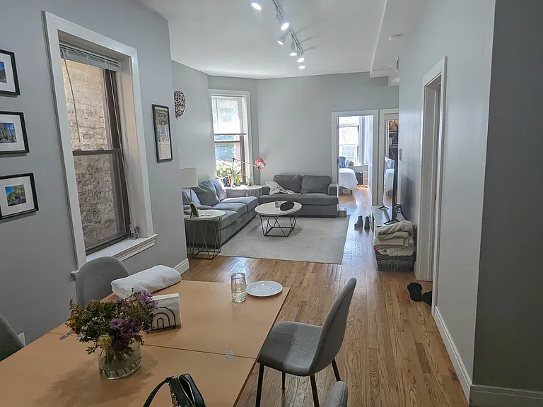 2425 N Geneva Ter #2 — Photo 4