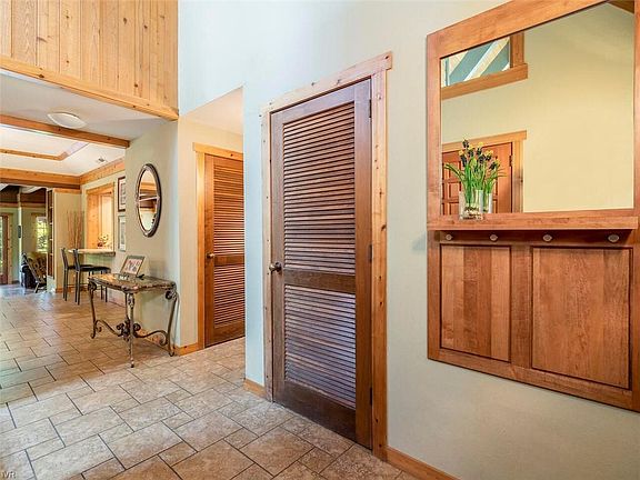 2nd image of 929 Northwood Blvd #49