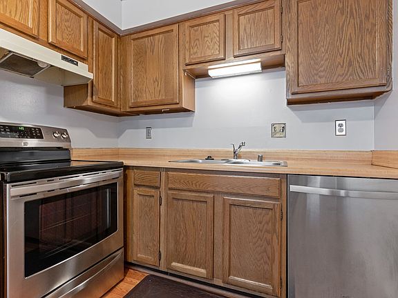 5th image of 48 Avonshire Ct