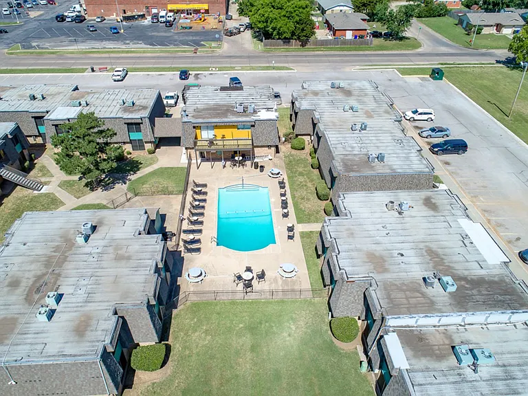 Radius Apartment Homes - $250 Off Move-in Costs! — Photo 43
