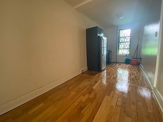 5th image of 260 Marion St #1L