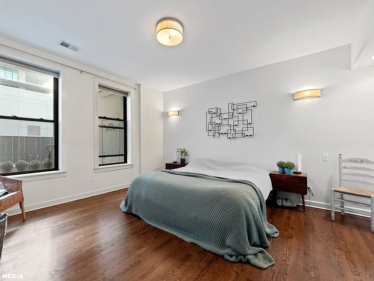 353 W Chicago Ave #4E — Photo 12