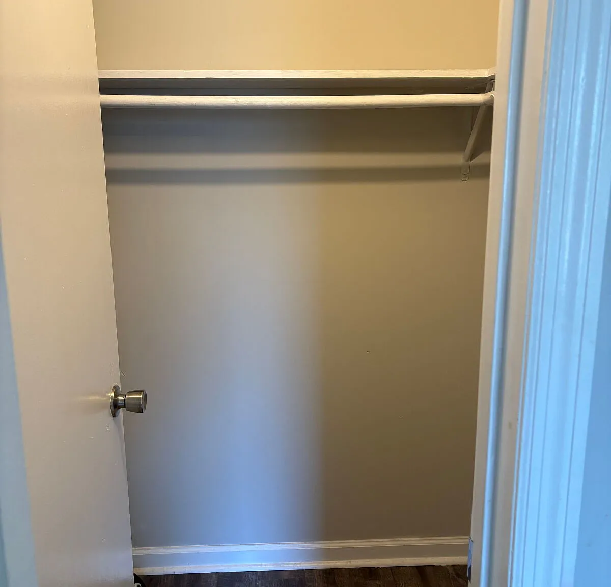 1 bed, 1.0 bath, 631 sqft, $1,050 — Photo 4
