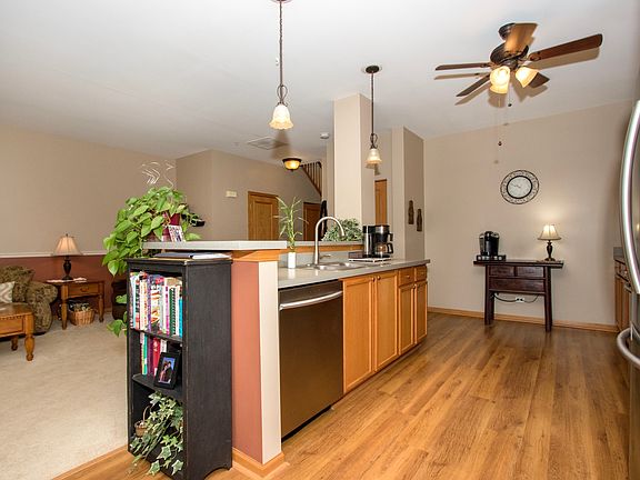 3rd image of 61 Johnson Ct