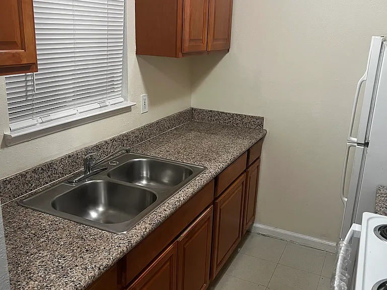 100 Tabor Ave #2 — Photo 11