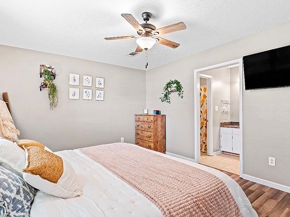 2nd image of 206 Seville Cir