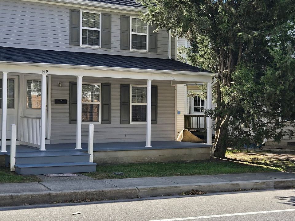 1st image of 419 S Commerce St #2