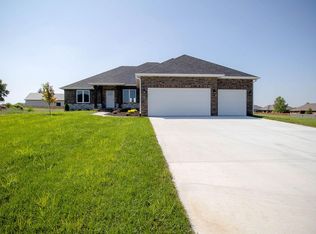 4464 E Hidden Oaks, Springfield, MO 65802