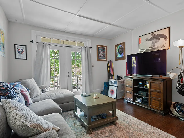1 Franklin Pl #2 — Photo 9