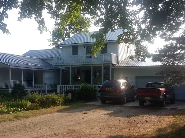 10454 Taft Rd, Carson City, MI 48811
