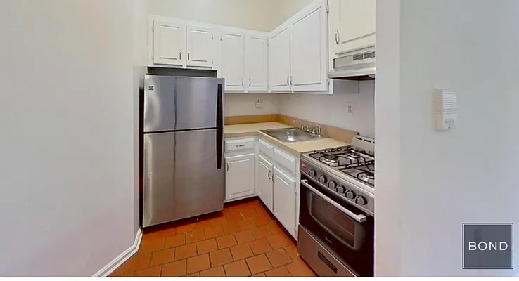 Rented by Bond New York | media 5