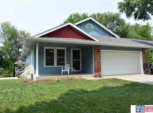 2015 SW 23rd St, Lincoln, NE 68522