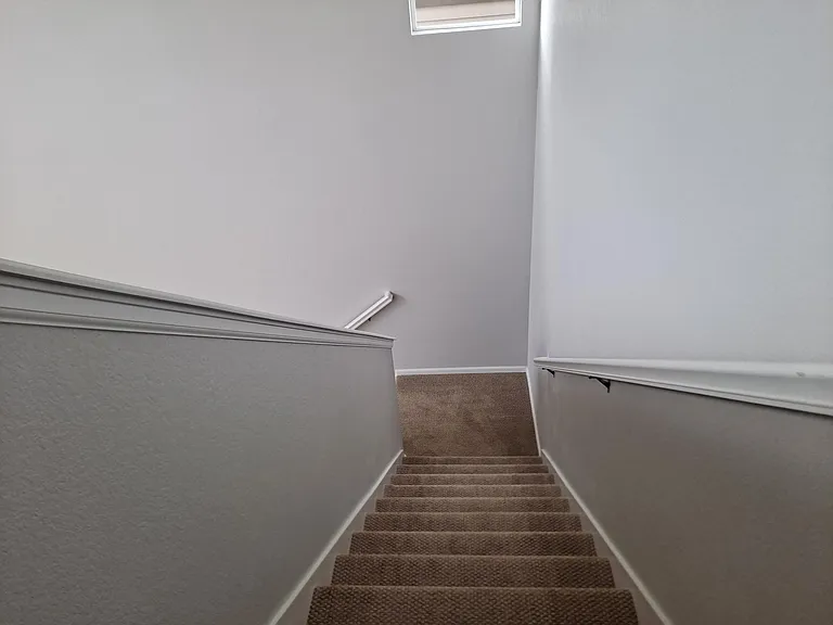 470 Hyde Park Cir — Photo 5